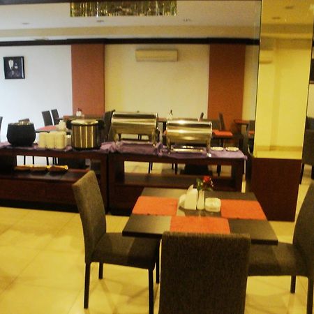 Imperial Hotel Kendari Exterior foto